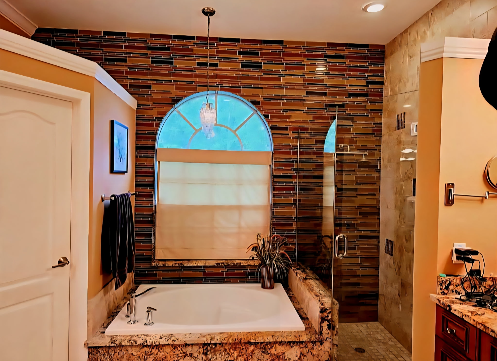 A spotless and tidy bathroom